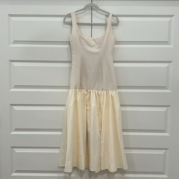 Cream ruffle midi dress - Picture 2 of 2